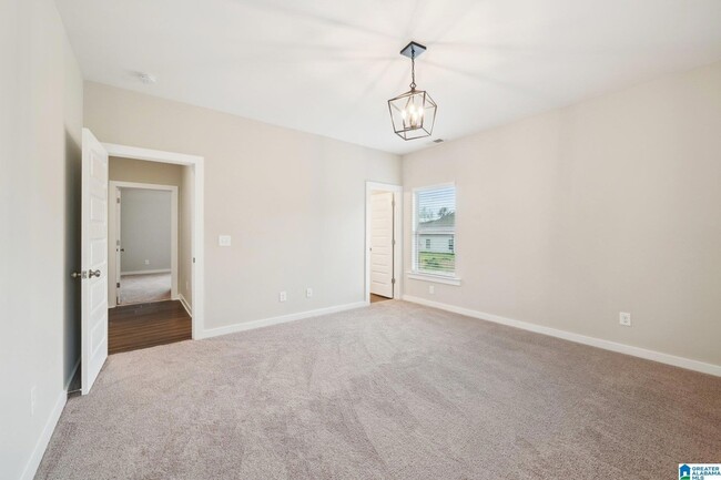 Building Photo - 460 Troubadour Ln