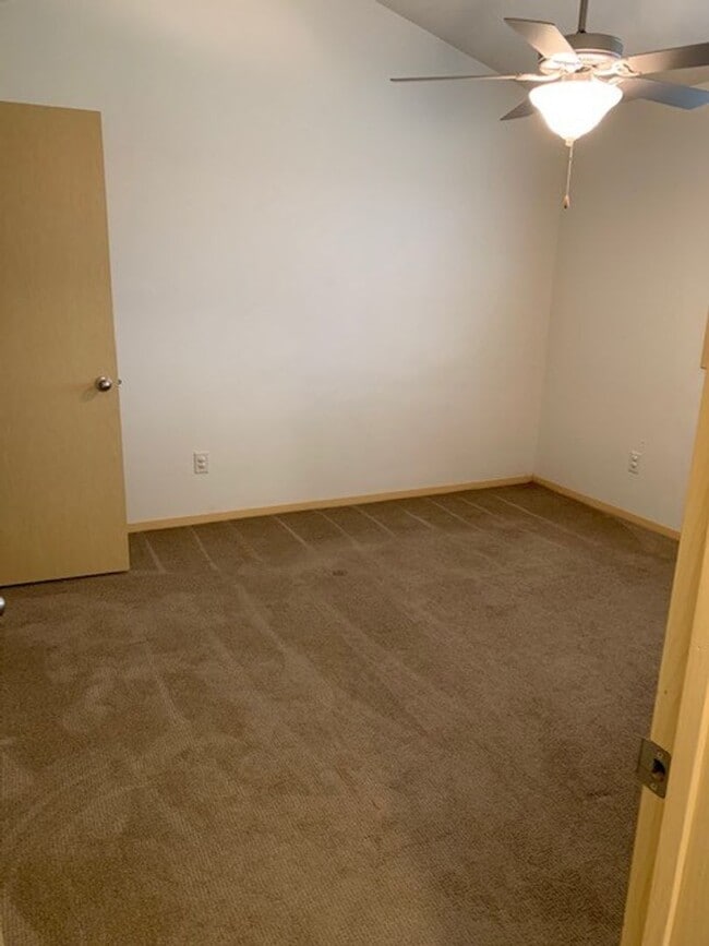 Building Photo - 400 Haley Pl