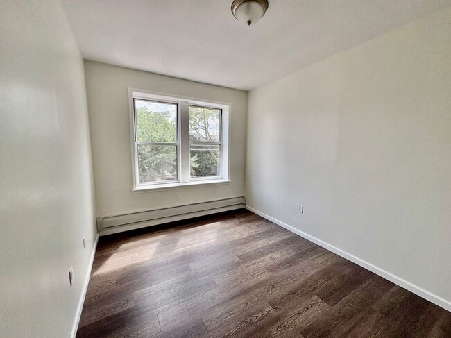 Building Photo - 404 Stegman Pkwy