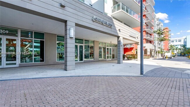 Building Photo - 7875 NW 107th Ave