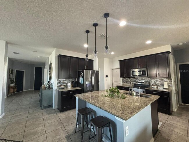 Building Photo - 1000 Vicenza St