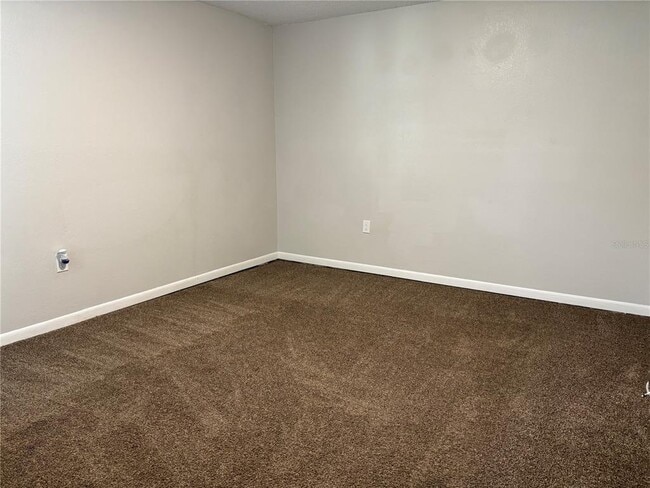 Building Photo - 5807 Erin Ln S