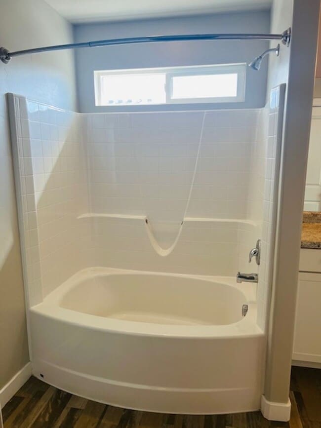 Building Photo - Beautiful home with central air and 2 car garage.