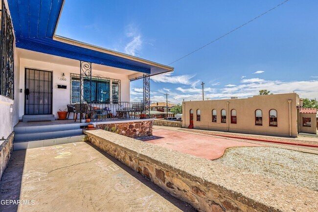 Building Photo - 1300 Randolph Dr