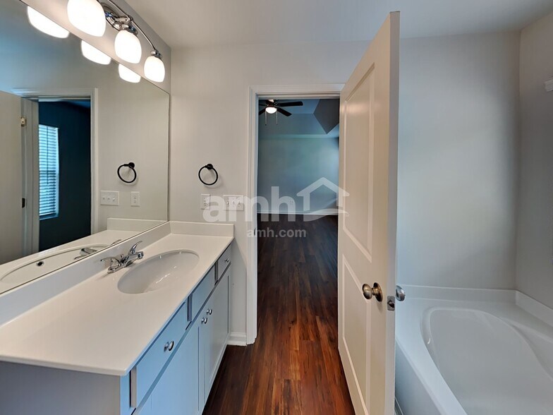 Building Photo - 356 Winston Cir