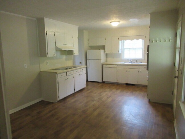 Building Photo - 70 Gibson Dr