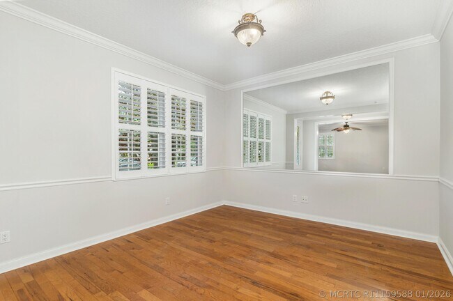 Building Photo - 130 Poinciana Dr