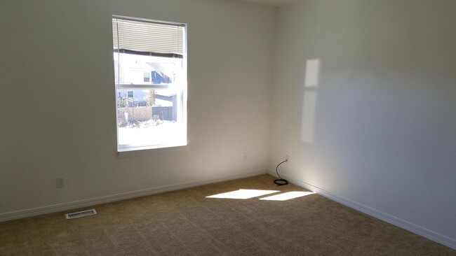 Building Photo - 400 Par Ave