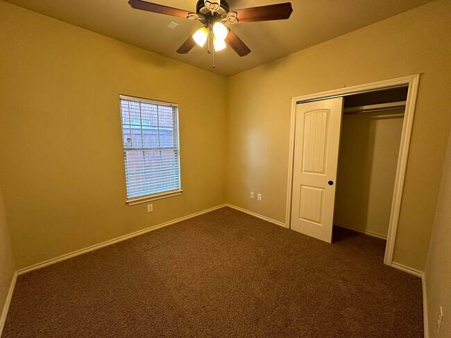 Building Photo - 4422 105th St