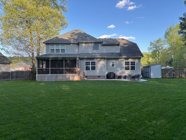 Building Photo - GRASSFIELD - Lauren's Cove