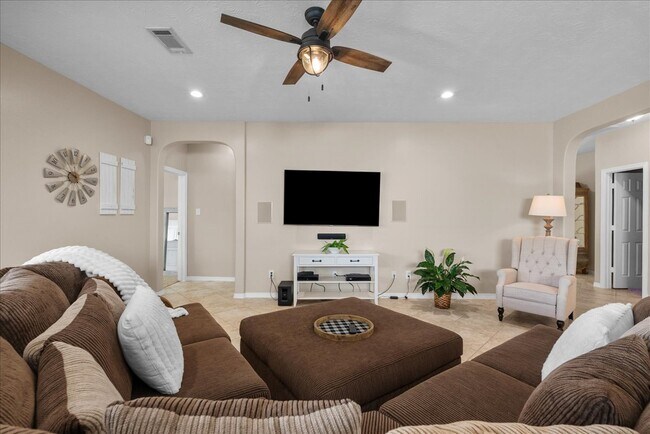Building Photo - 2875 Torano Cir