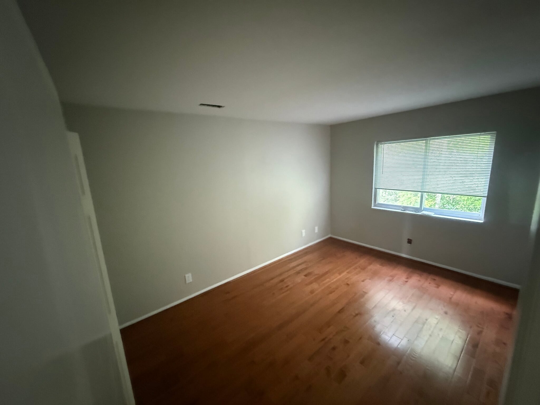 Building Photo - 2308 Gladstone Ave