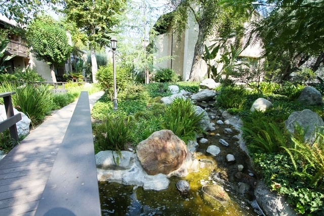 Gorgeous grounds - 21820 Marylee St