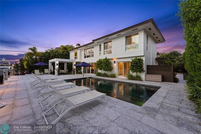 Building Photo - 325 Seven Isles Dr