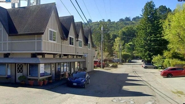 Primary Photo - 301 Poplar St