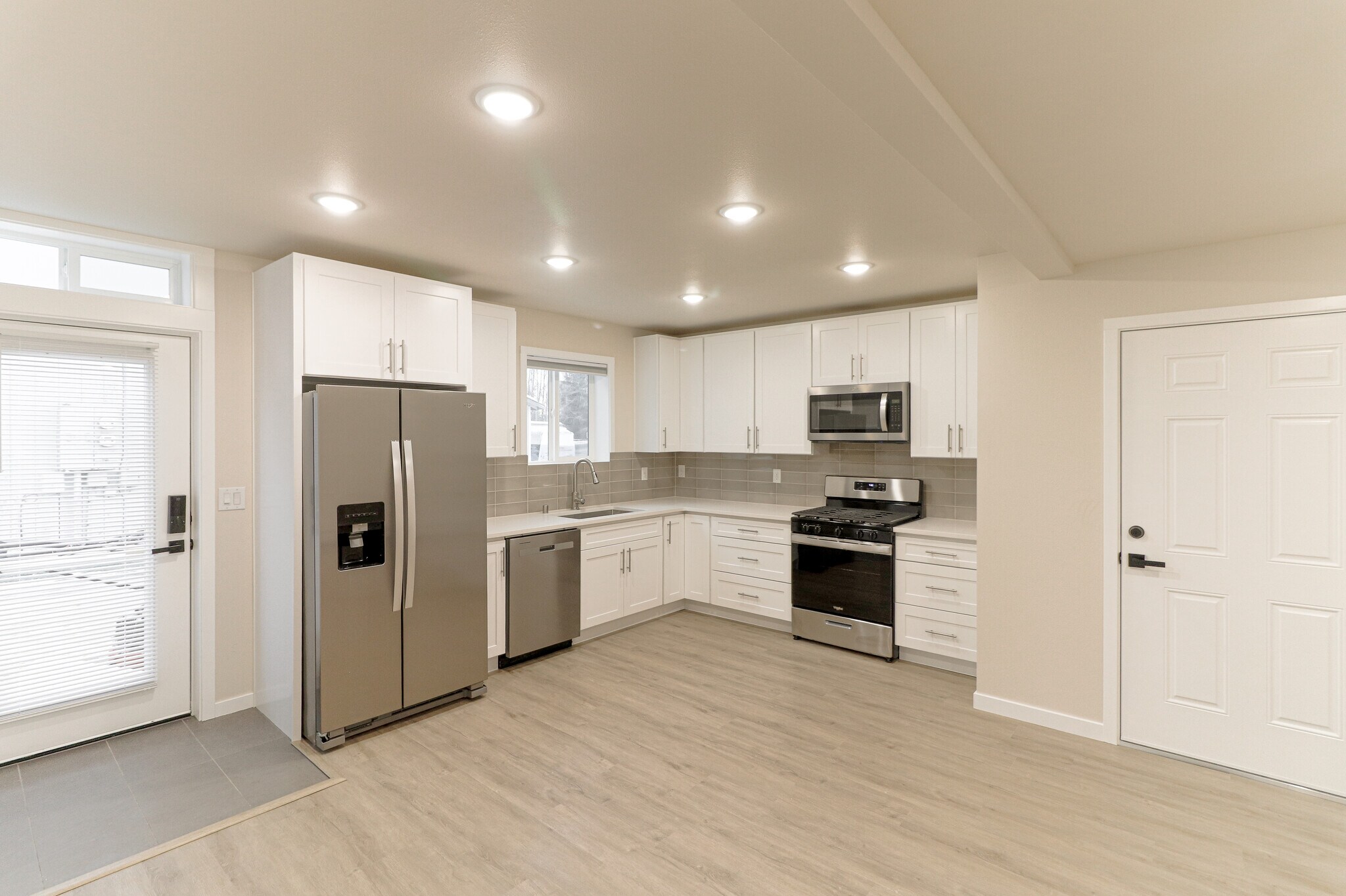 Building Photo - 8202 Mentra St