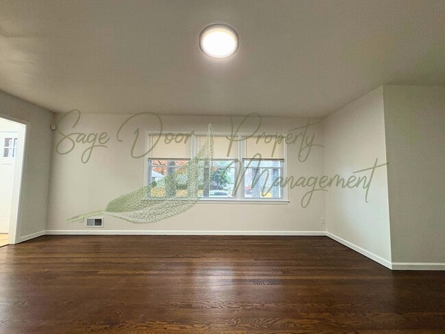 Building Photo - WELCOME HOME TO COMFORT & STYLE