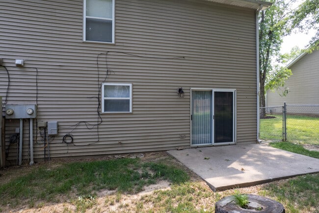 Building Photo - 4919 W Millbrook Dr