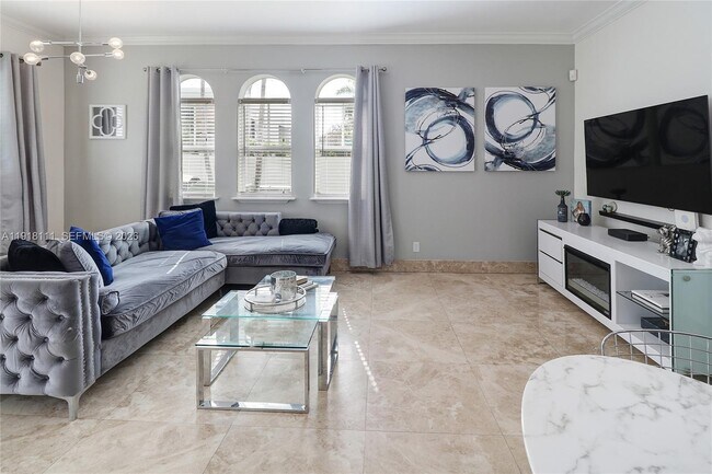 Building Photo - 601 NE 11th Ave