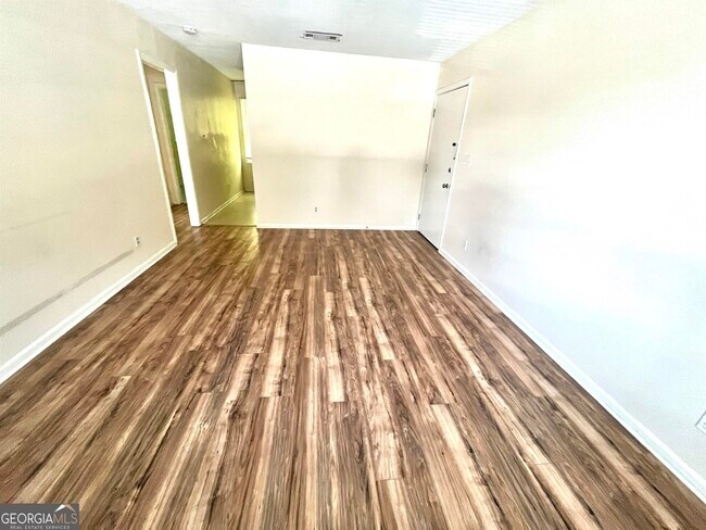 Building Photo - 1002 Level Creek Rd