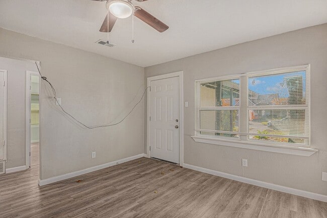 Building Photo - 406 Dawson Cir