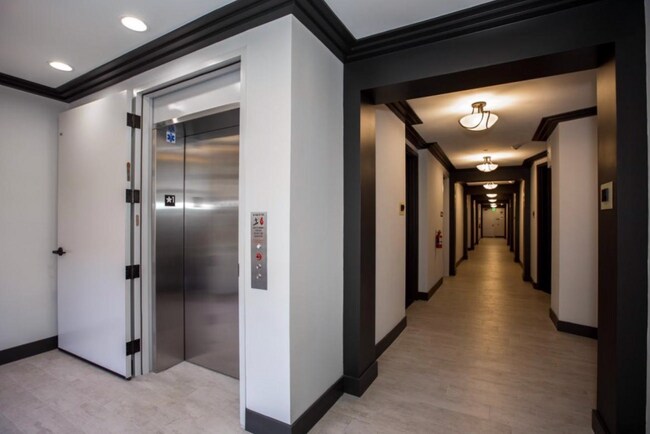 Lobby - 10270 Almayo Ave