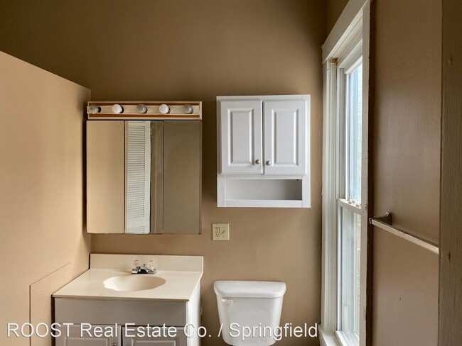Building Photo - 3 br, 1.5 bath House - 236 E Northern Ave