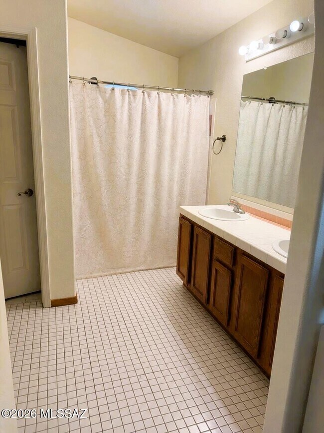 Building Photo - 11531 N Eagle Peak Dr