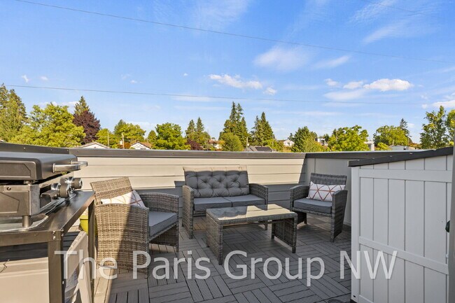 Building Photo - Mod Light-Filled 2023 West Seattle TH * Rooftop Deck, A/C & 3 Bedrooms