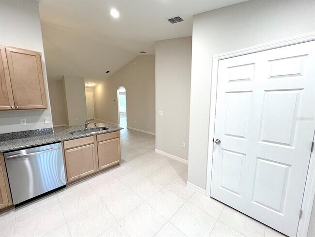 Building Photo - 111 Rolling Sands Dr