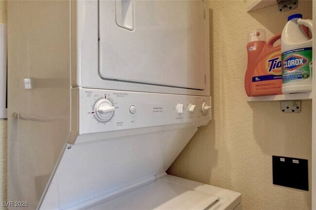 Building Photo - 481 Benedict Dr