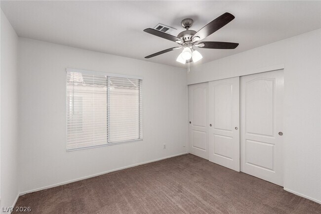 Building Photo - 2412 Shady Vista Dr
