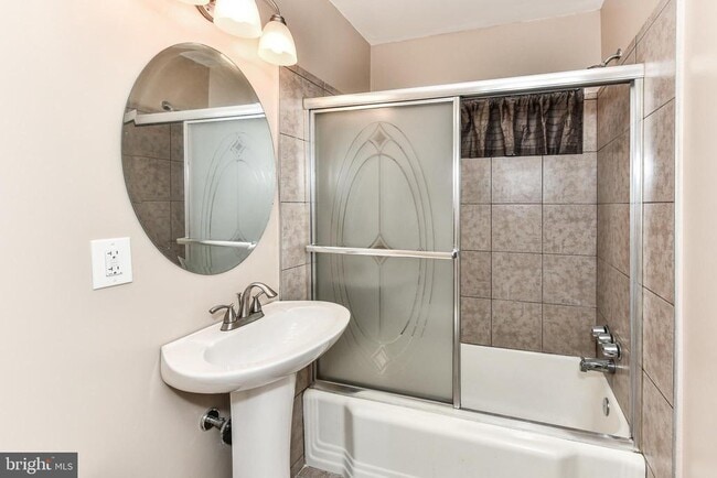 Building Photo - 6607 Berkshire Dr