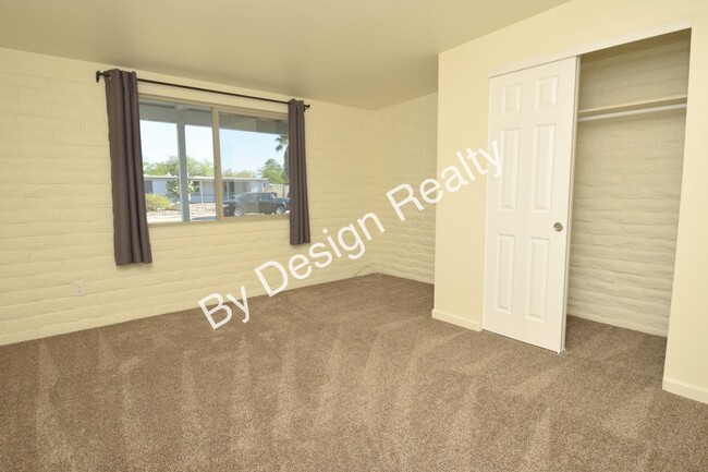 Building Photo - Pristine Remodeled Olive Grove 4 Bedroom 2...