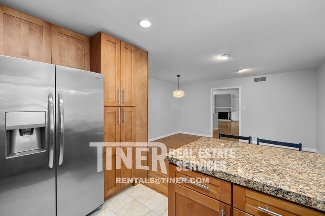 Building Photo - 4801 Papaya Dr