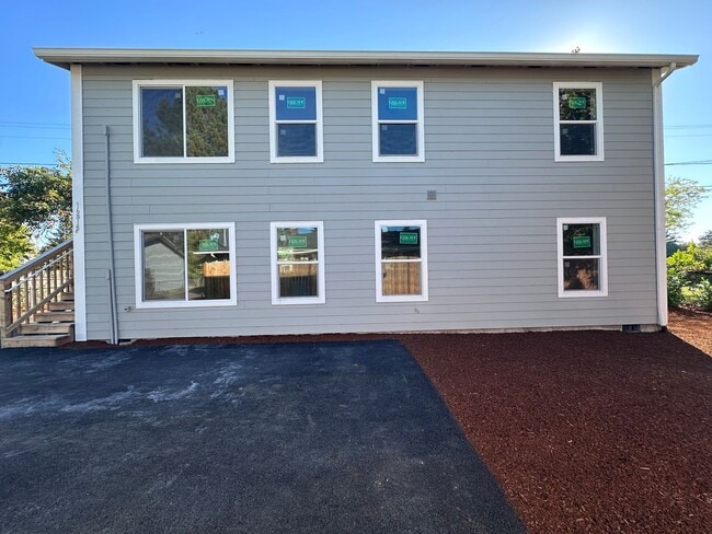 Building Photo - Brand New Construction 2 Bed 1 Bath Modern...