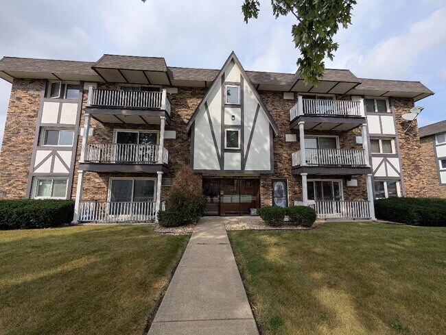 Primary Photo - 5858 W 87th St
