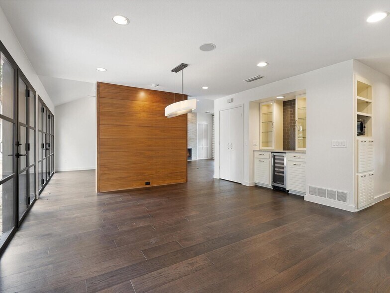 Building Photo - 6801 Winding Rose Trl