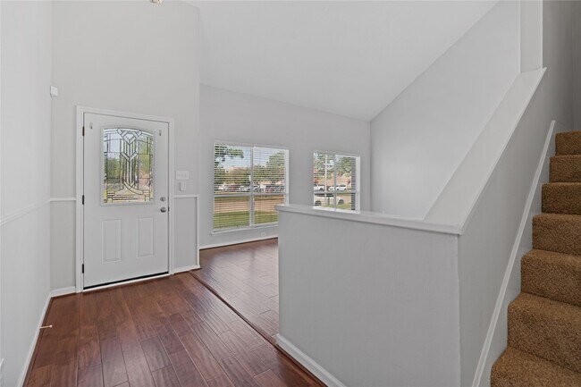 Building Photo - 15414 Willow River Dr