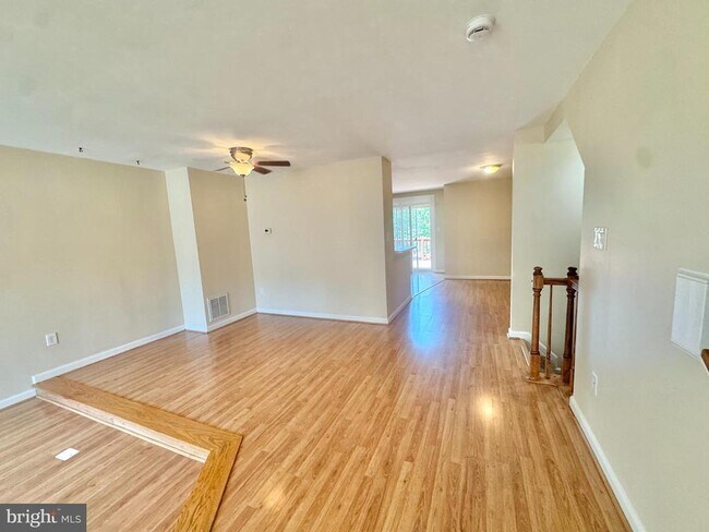 Building Photo - 704 Stafford Glen Ct