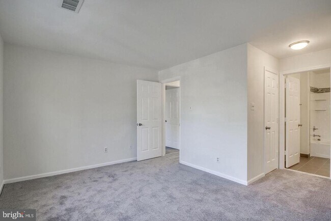 Building Photo - 3803 Green Ridge Ct