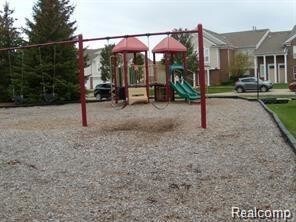 Building Photo - 16695 Carriage Way