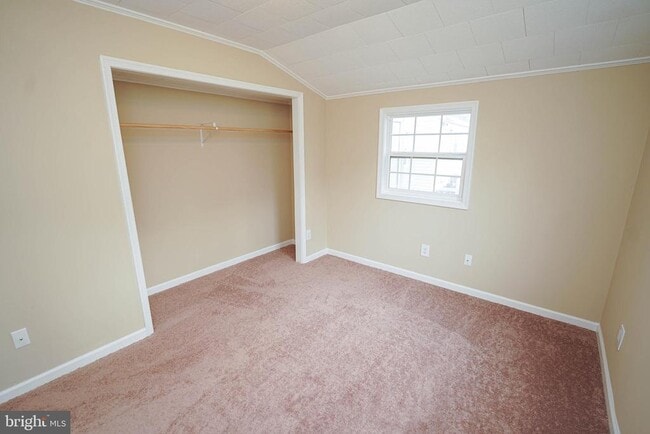 Building Photo - 308 Cherry Way