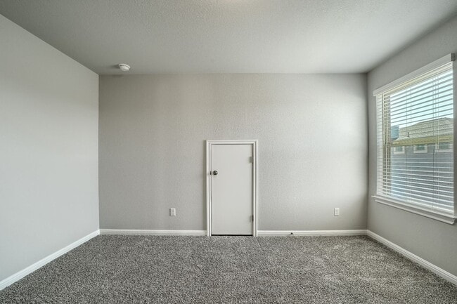 Building Photo - 2924 Sage Ranch Dr