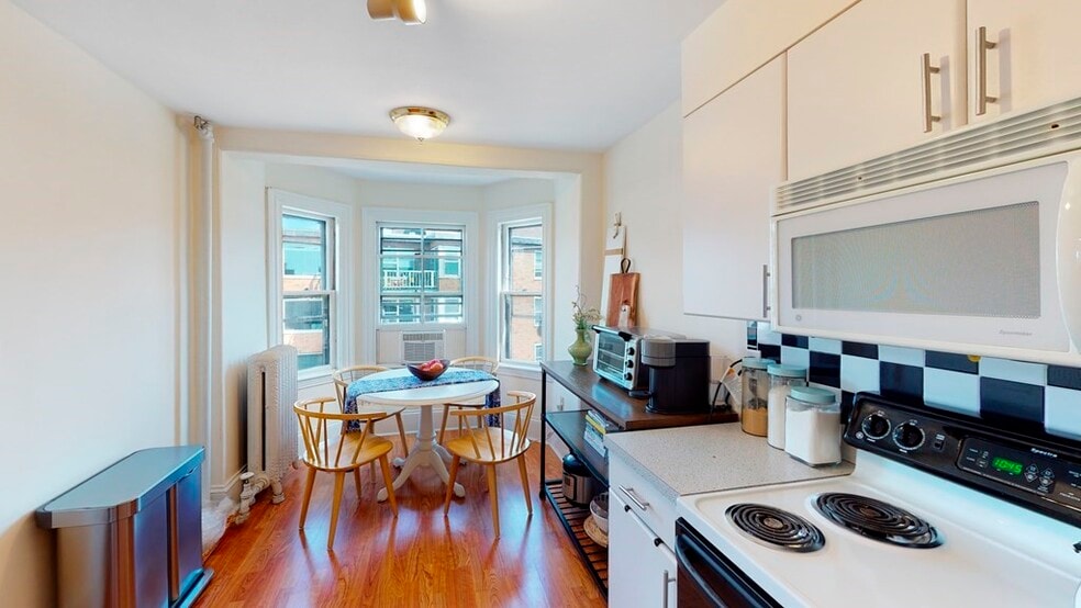 Building Photo - 3 Brimmer St