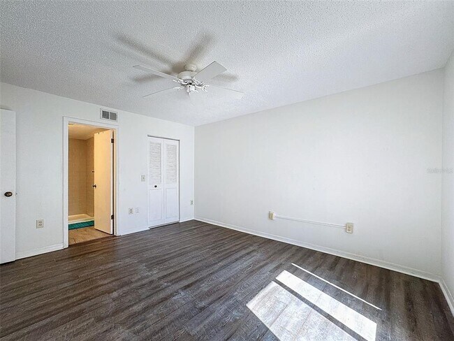Building Photo - 12218 Fox Chase Dr