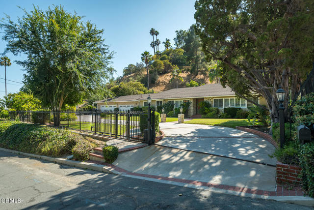 Building Photo - 1535 Glenmont Dr