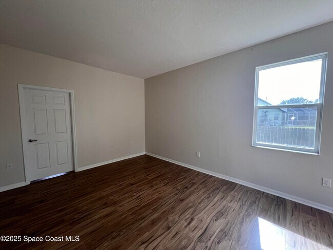 Building Photo - 1458 Deming Dr SE