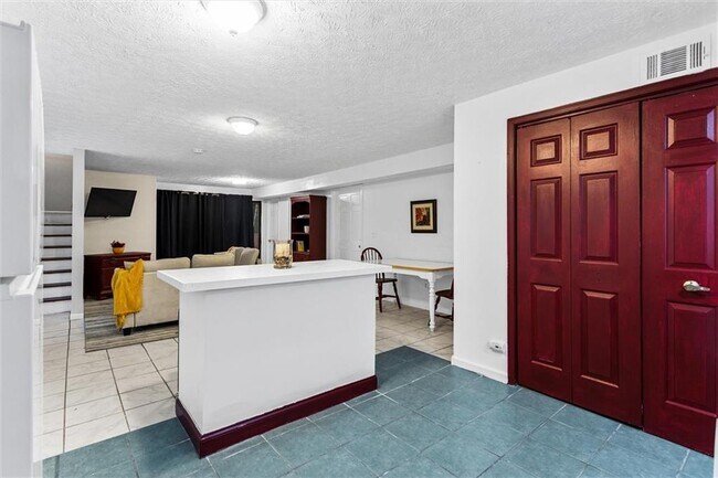 Building Photo - 5547 Circlestone Ln