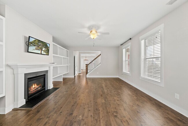 Building Photo - 1813 Iron Mill Dr